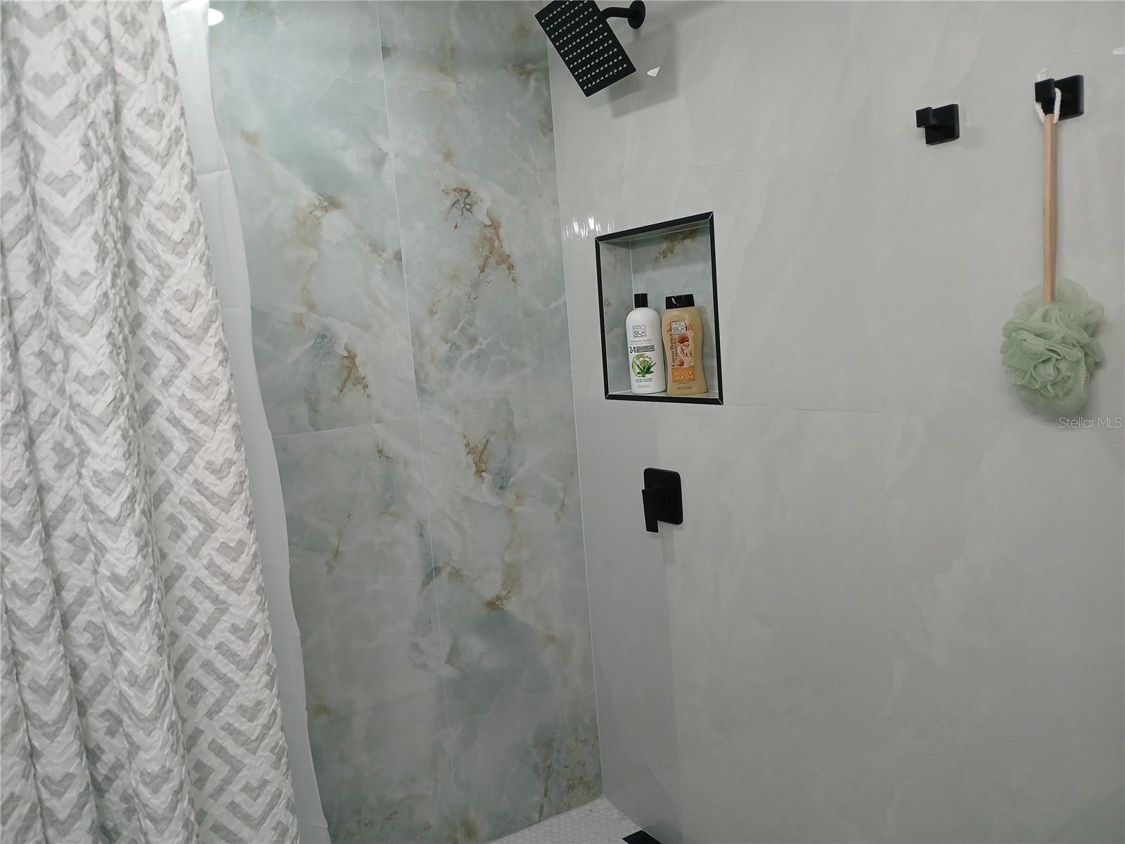 Image 8 of 22 For 4129 Dolphin Drive 1