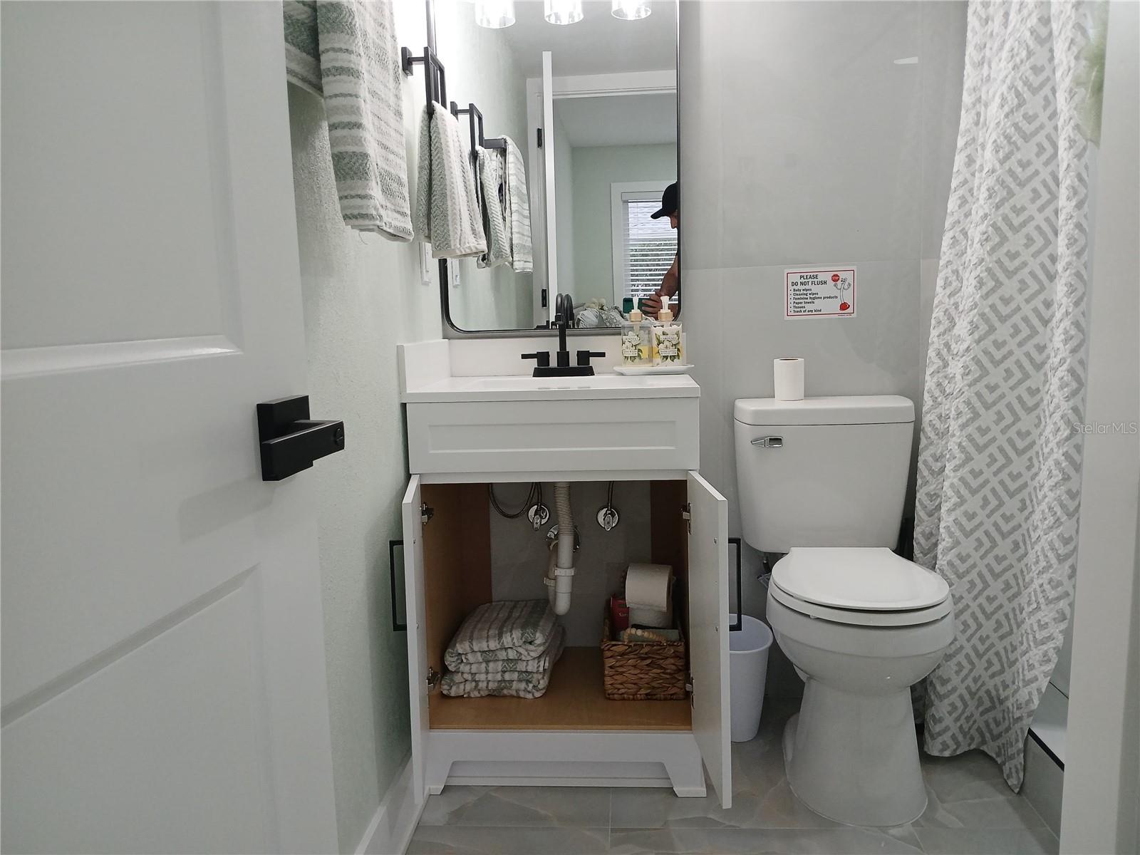 Image 9 of 22 For 4129 Dolphin Drive 1