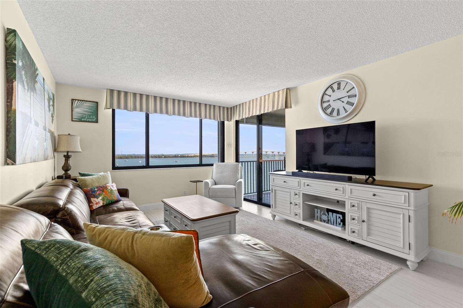 Image 15 of 52 For 6287 Bahia Del Mar Circle 407