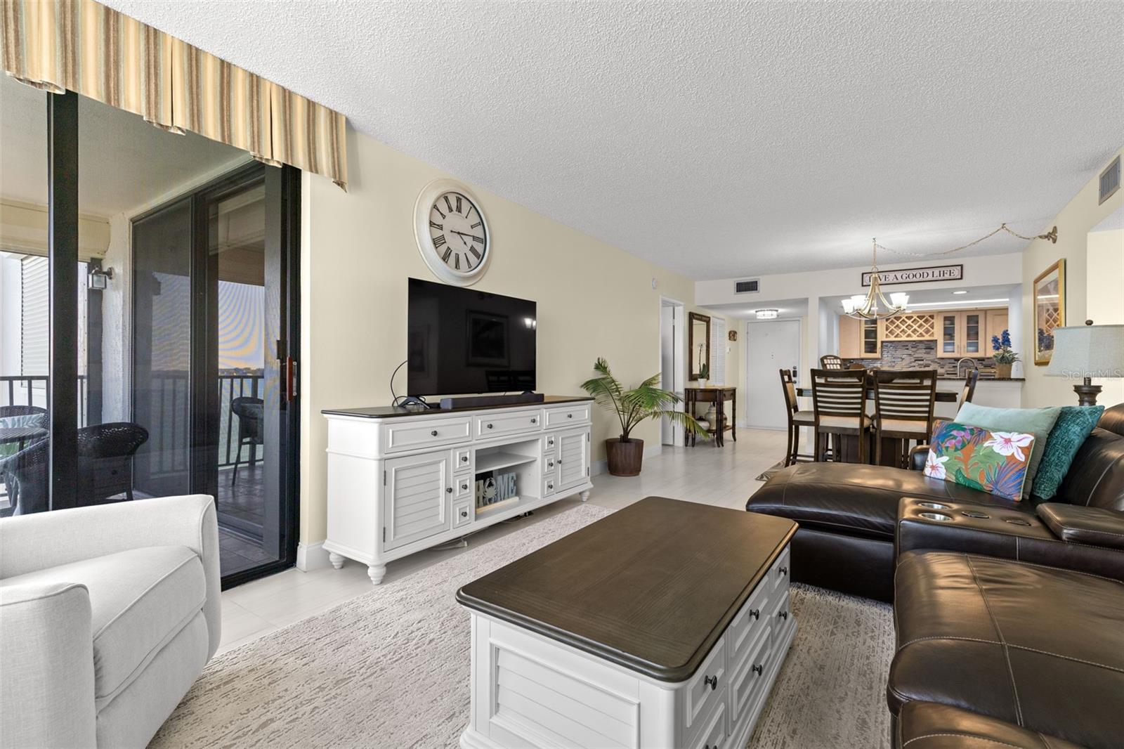 Image 16 of 52 For 6287 Bahia Del Mar Circle 407