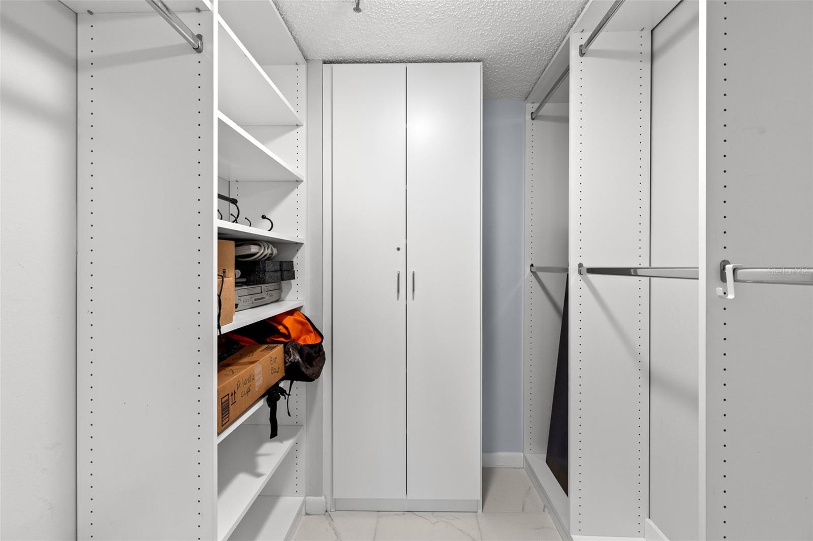 Image 21 of 52 For 6287 Bahia Del Mar Circle 407