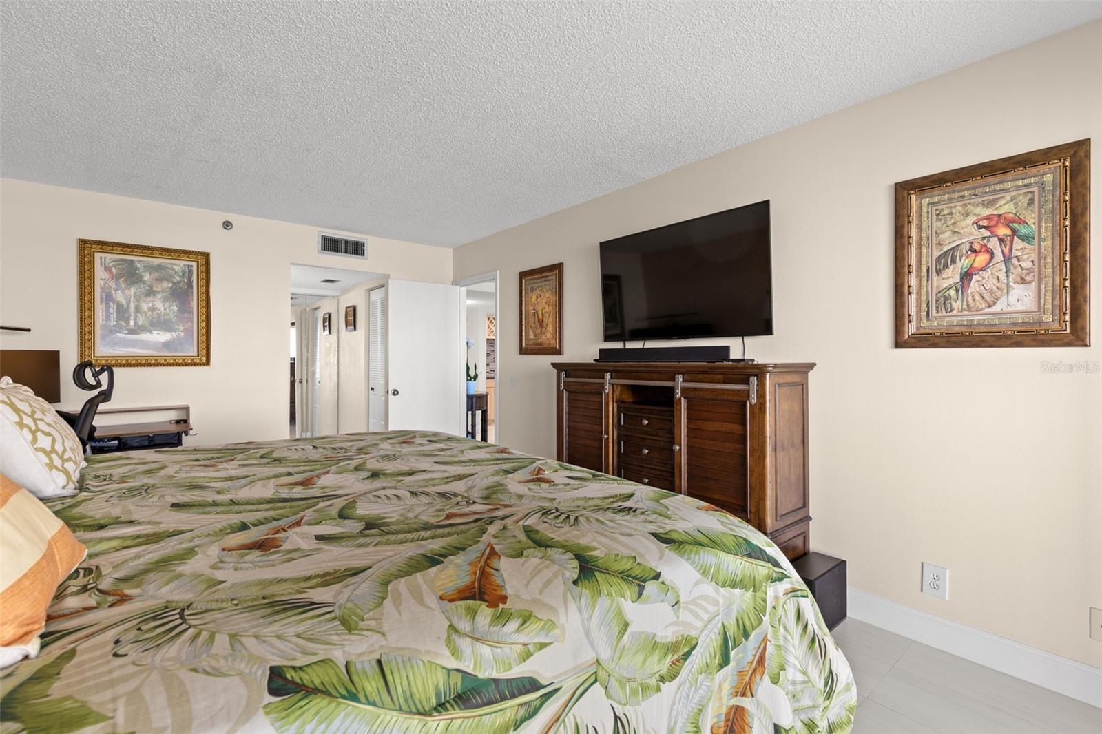 Image 26 of 52 For 6287 Bahia Del Mar Circle 407