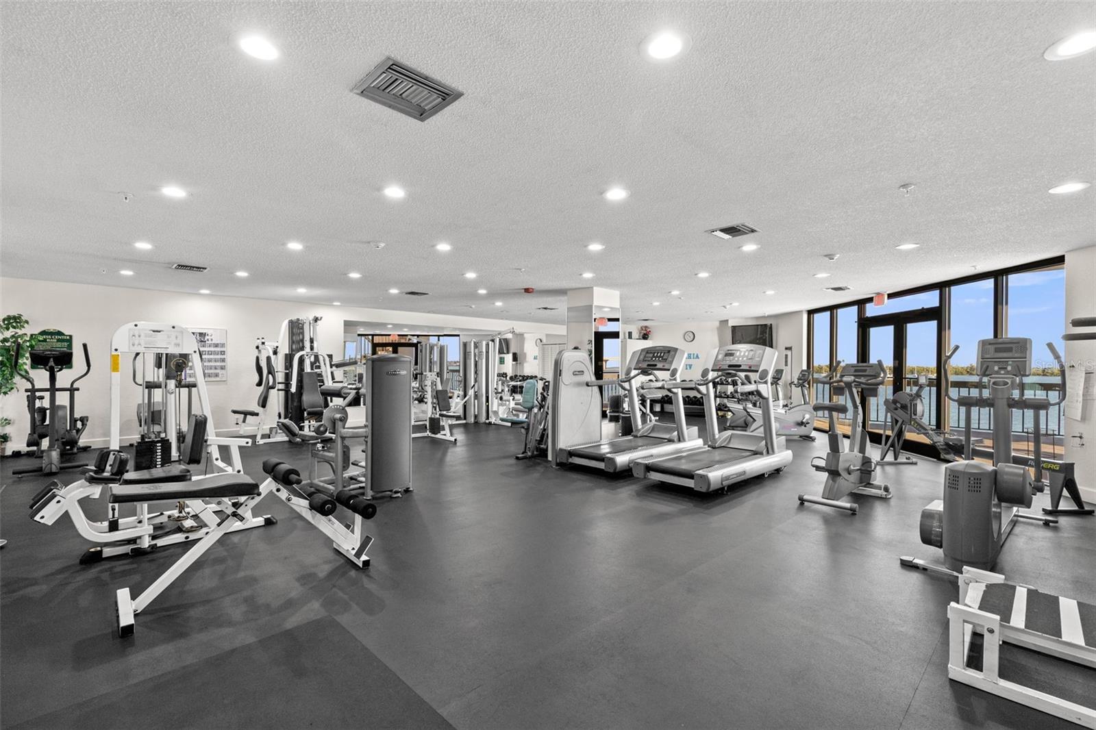 Image 37 of 52 For 6287 Bahia Del Mar Circle 407