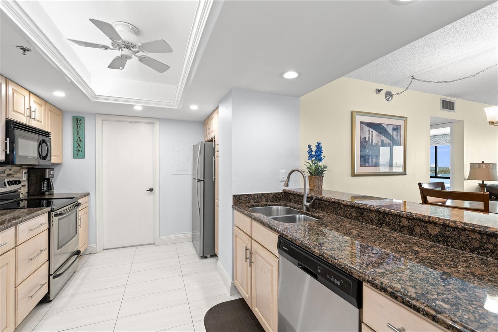 Image 5 of 52 For 6287 Bahia Del Mar Circle 407