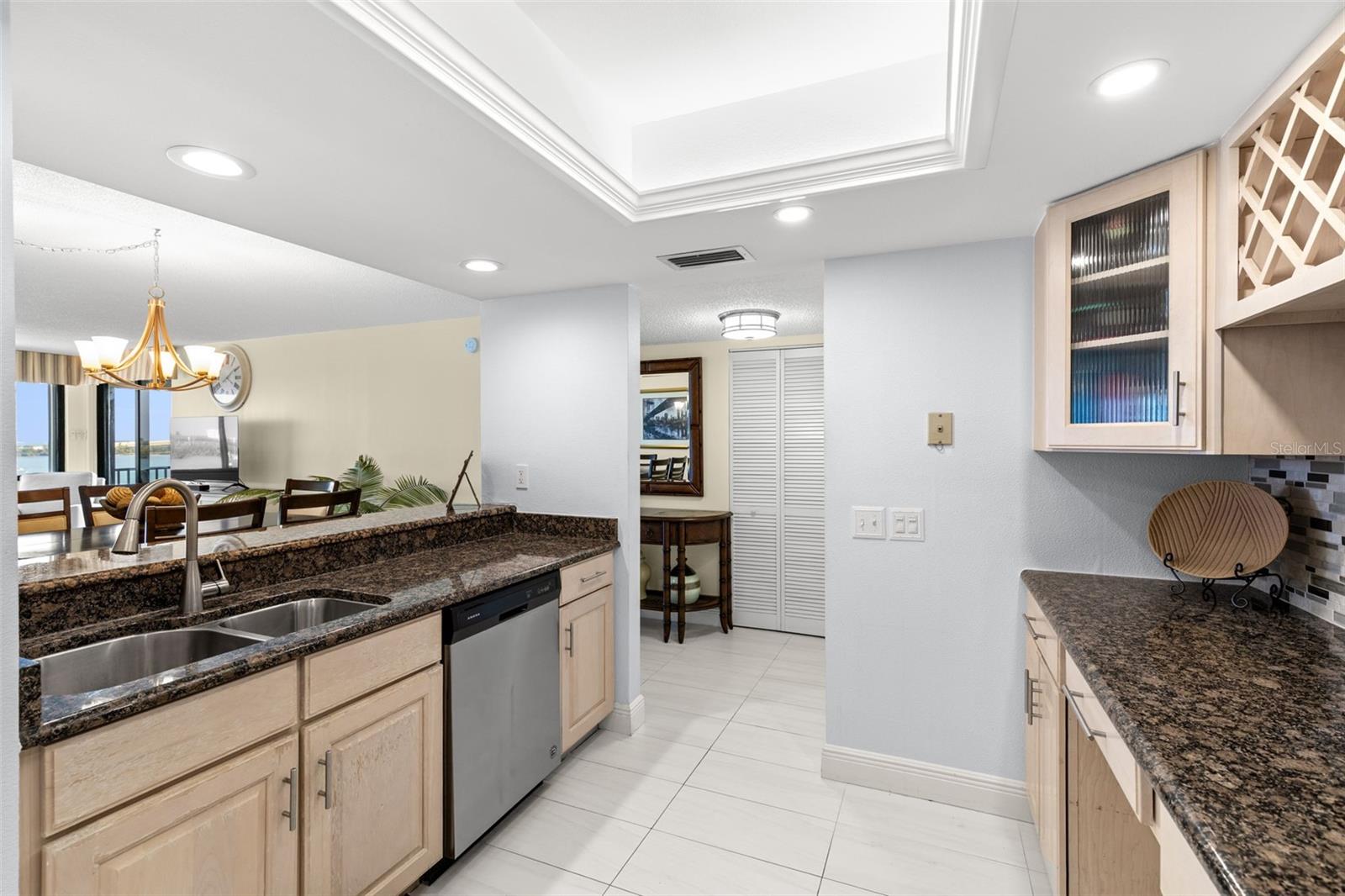 Image 8 of 52 For 6287 Bahia Del Mar Circle 407