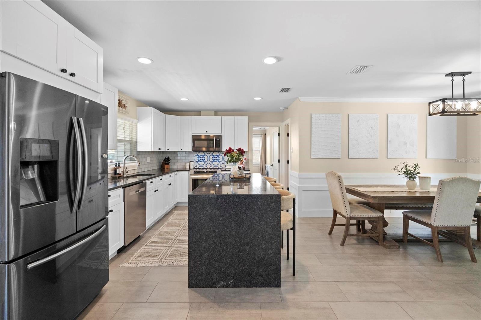 Listing photo id 9 for 8412 Lopez Drive