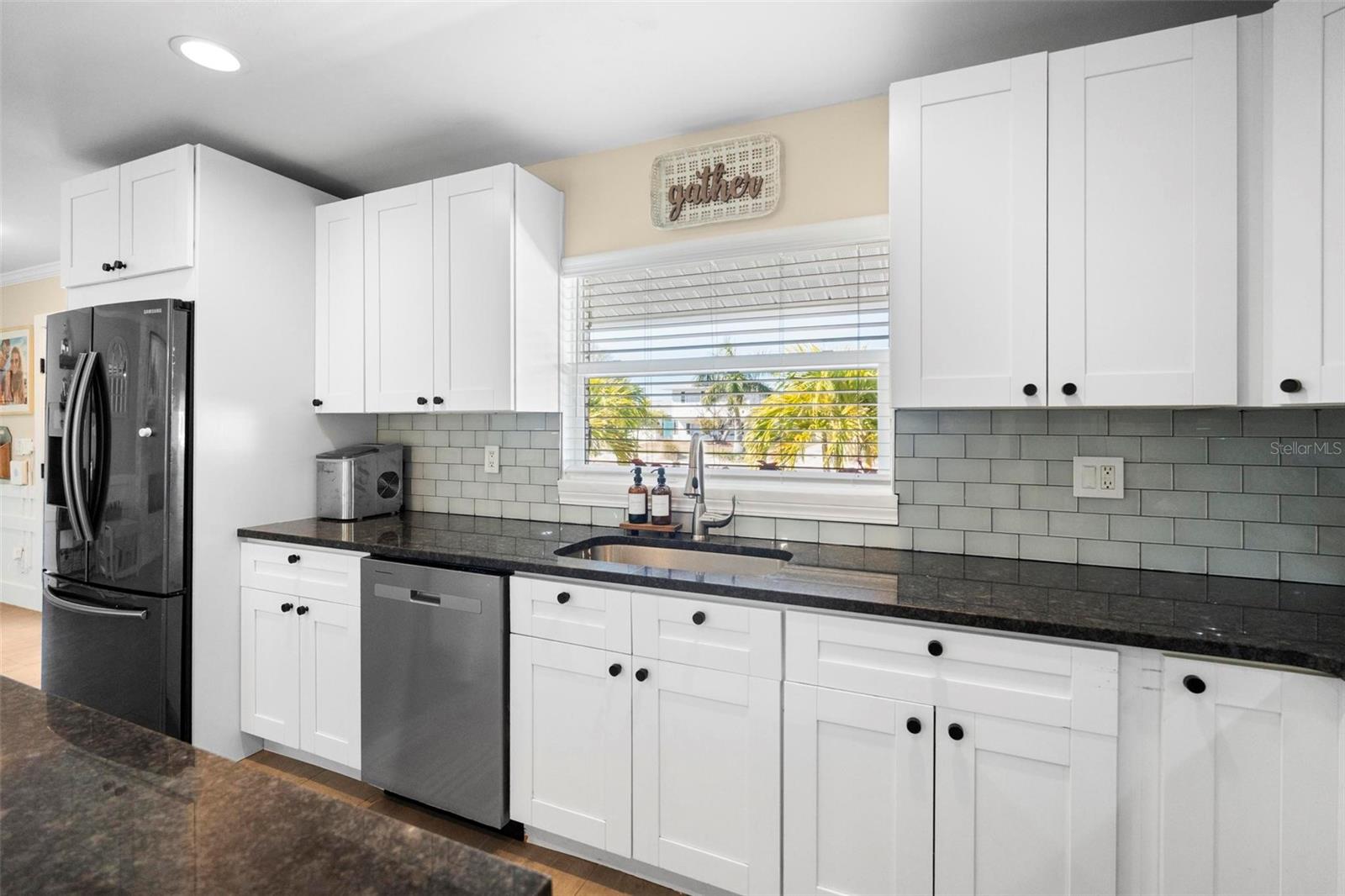 Listing photo id 12 for 8412 Lopez Drive