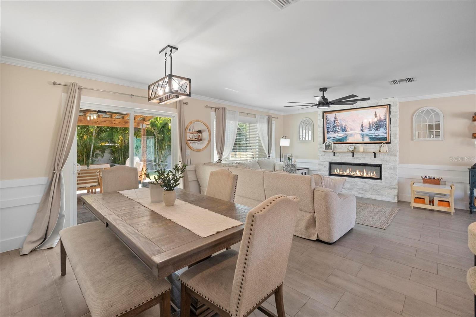 Listing photo id 17 for 8412 Lopez Drive