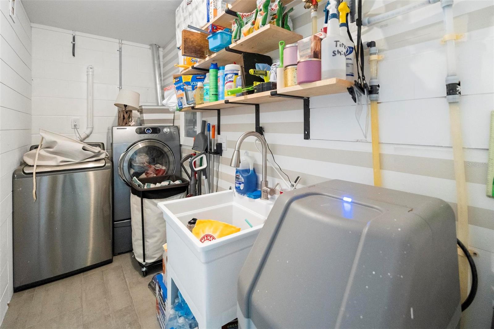 Listing photo id 43 for 8412 Lopez Drive