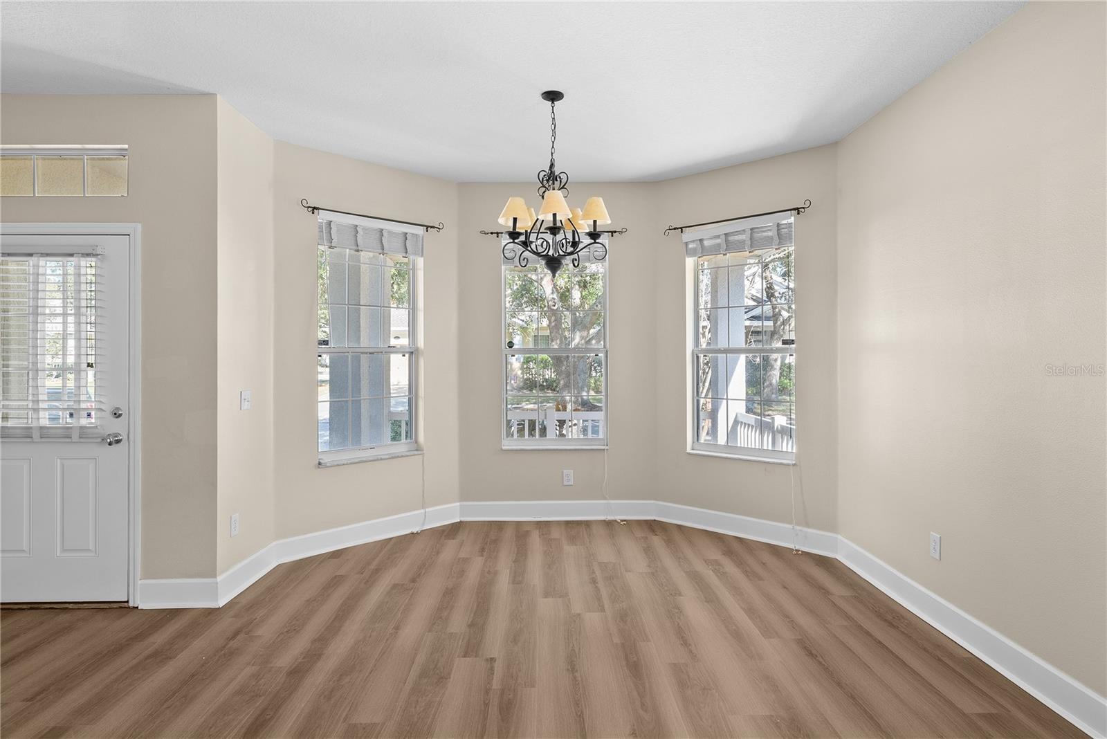 Image 7 of 44 For 5012 Mirror Ridge Court