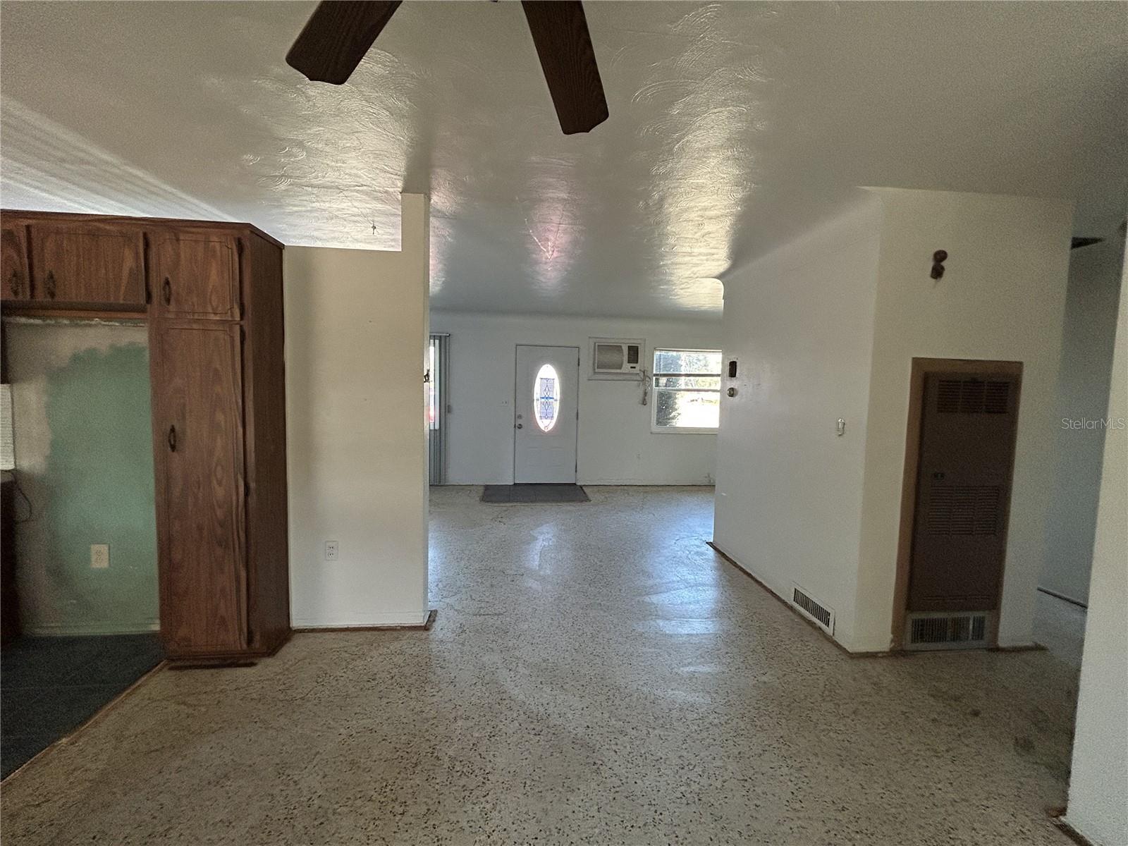 Image 12 of 35 For 6116 52nd Avenue N