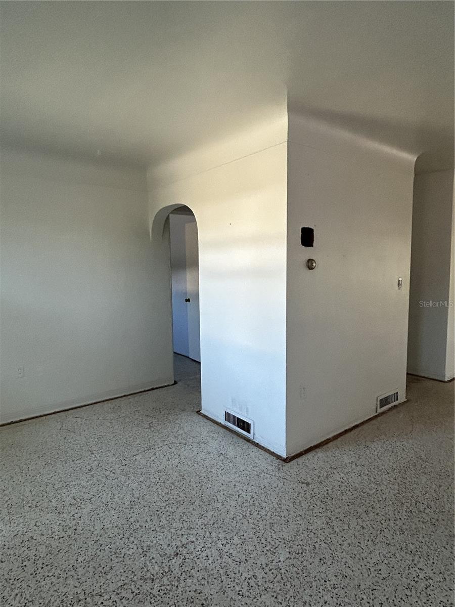 Image 15 of 35 For 6116 52nd Avenue N