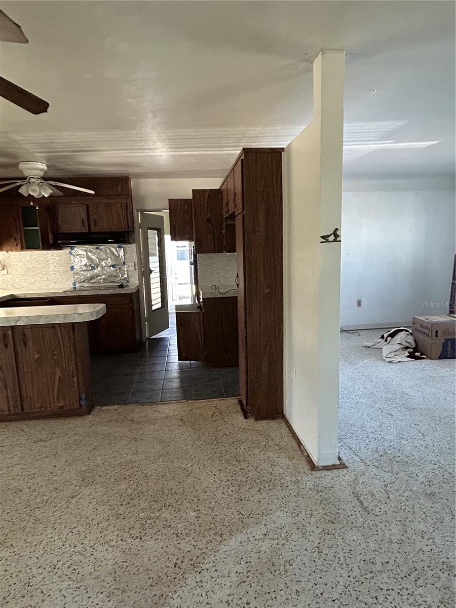 Image 16 of 35 For 6116 52nd Avenue N