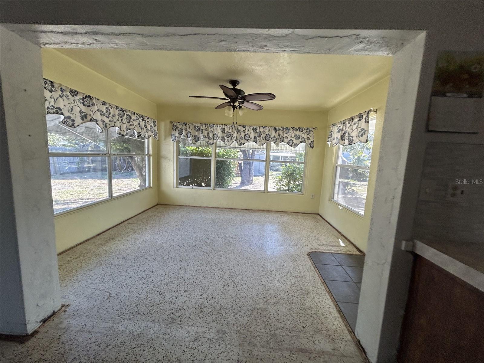 Image 18 of 35 For 6116 52nd Avenue N