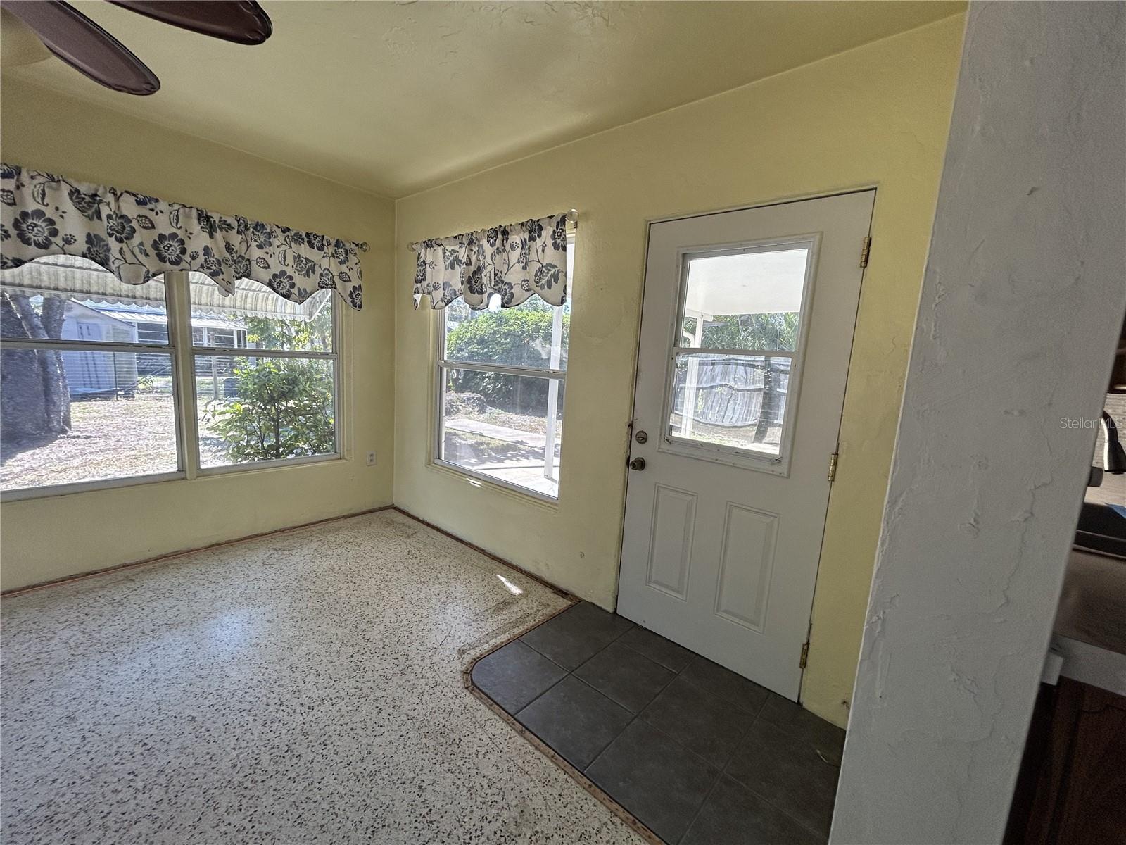 Image 19 of 35 For 6116 52nd Avenue N