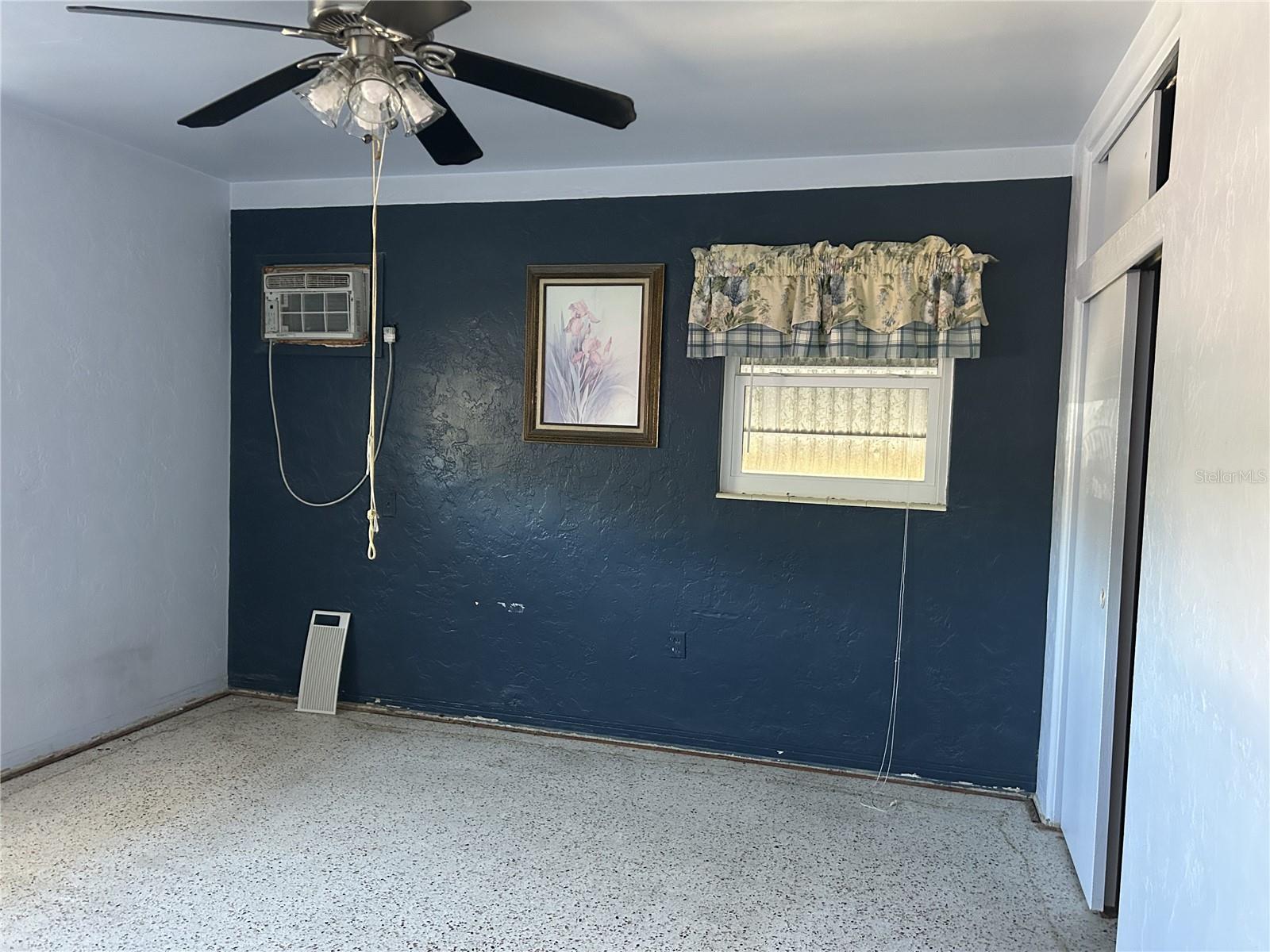 Image 21 of 35 For 6116 52nd Avenue N