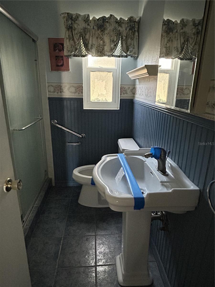 Image 22 of 35 For 6116 52nd Avenue N