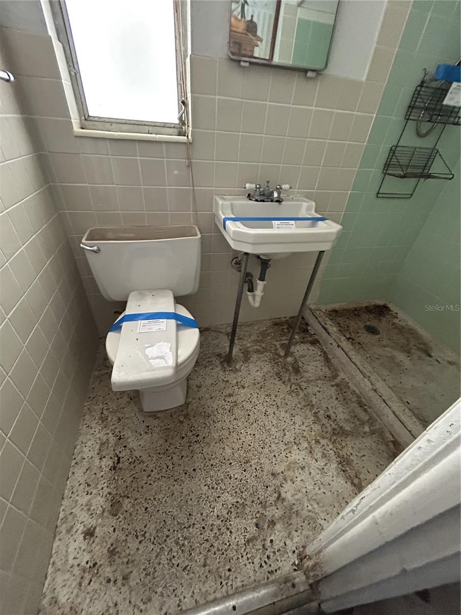 Image 25 of 35 For 6116 52nd Avenue N