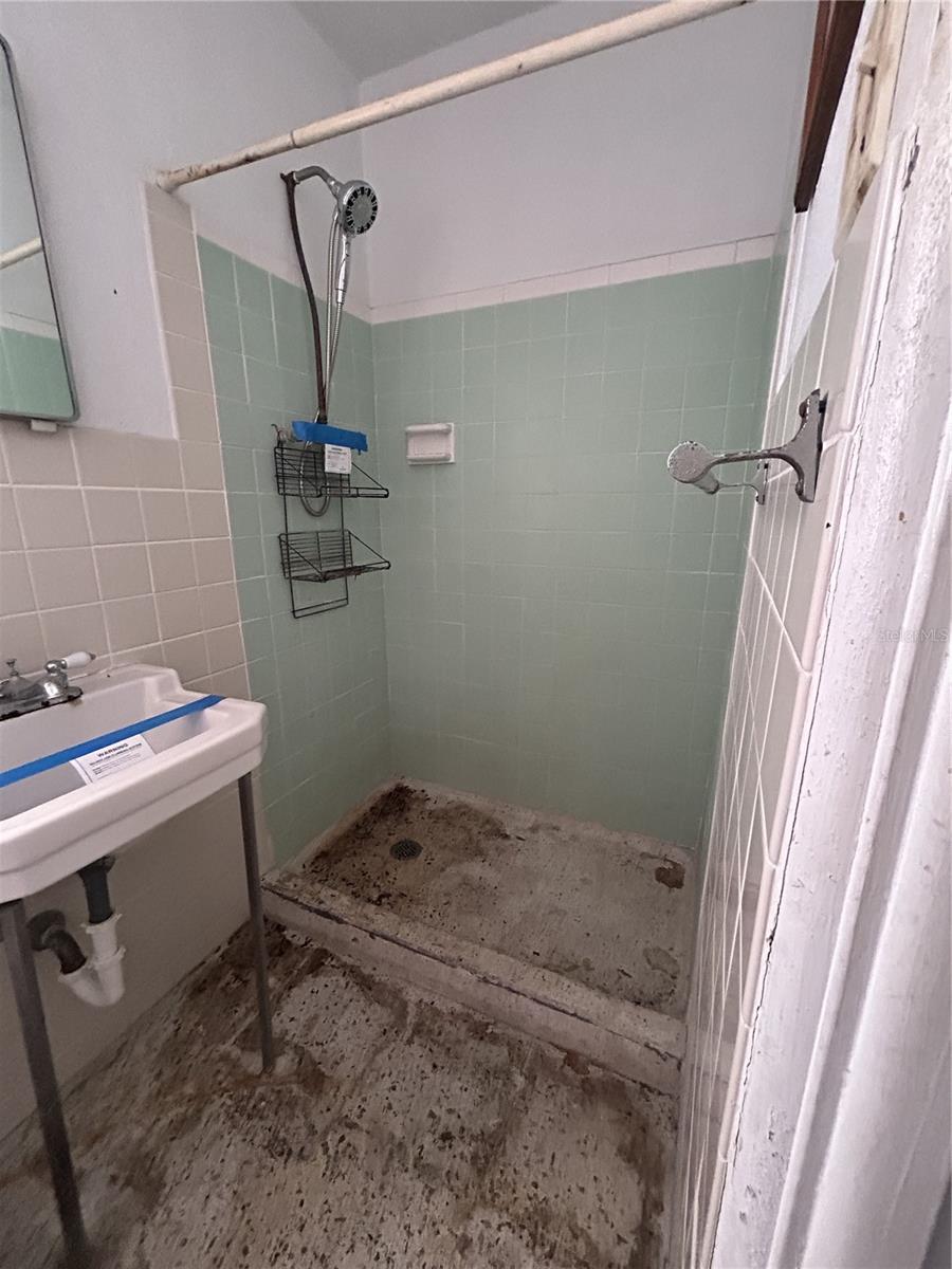 Image 27 of 35 For 6116 52nd Avenue N