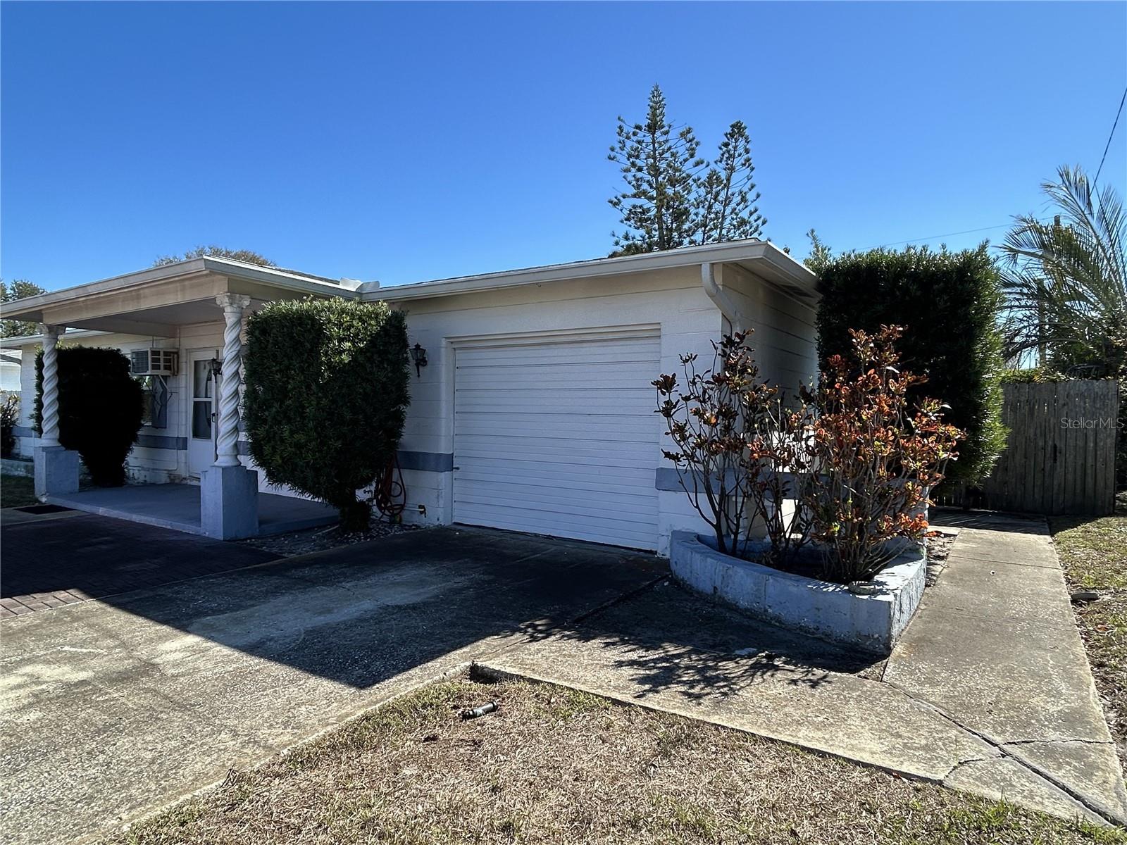 Image 3 of 35 For 6116 52nd Avenue N