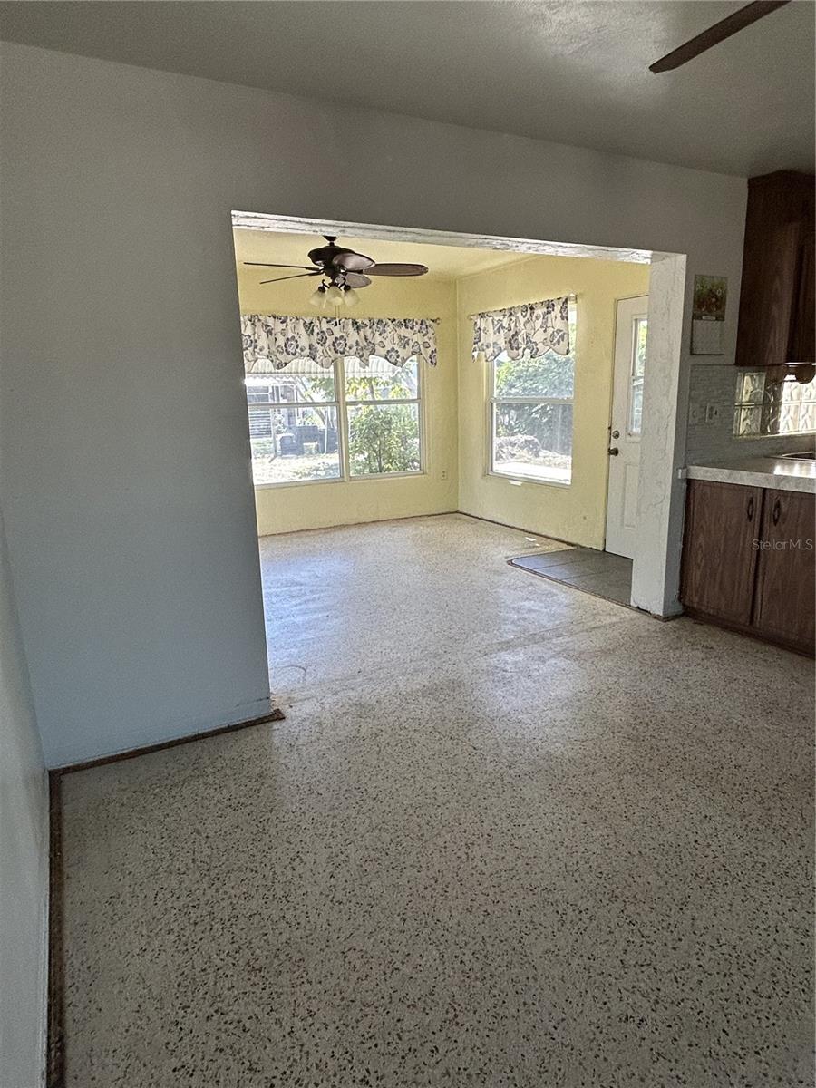 Image 30 of 35 For 6116 52nd Avenue N