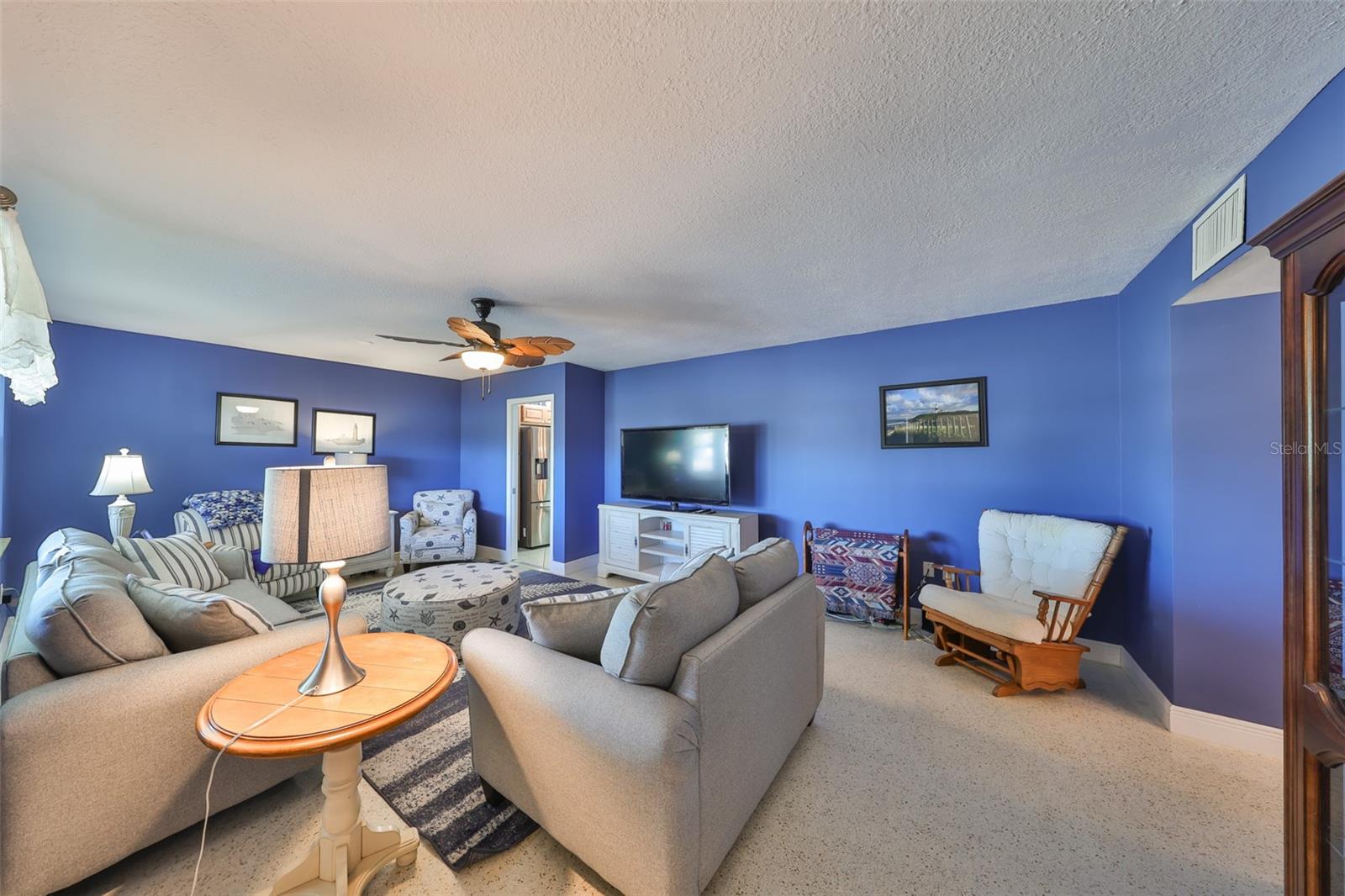 Image 10 of 52 For 607 Fox Hills Drive