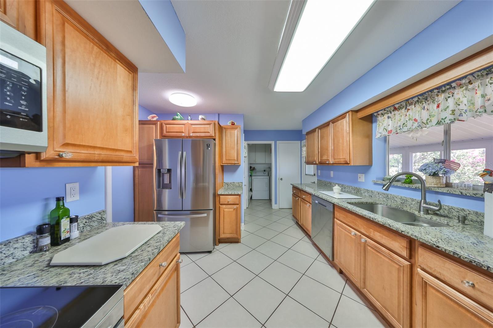 Image 12 of 52 For 607 Fox Hills Drive