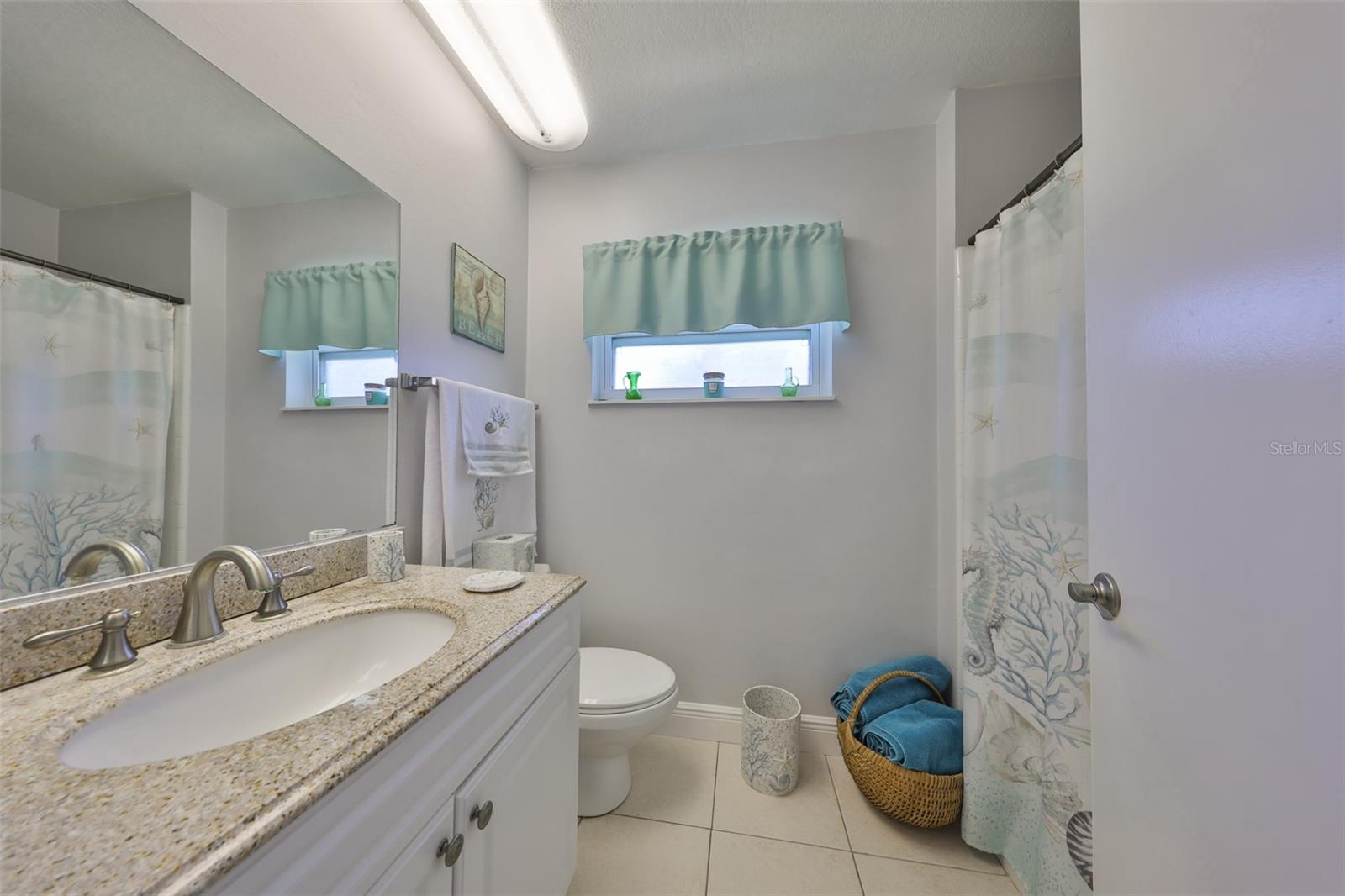 Image 24 of 52 For 607 Fox Hills Drive