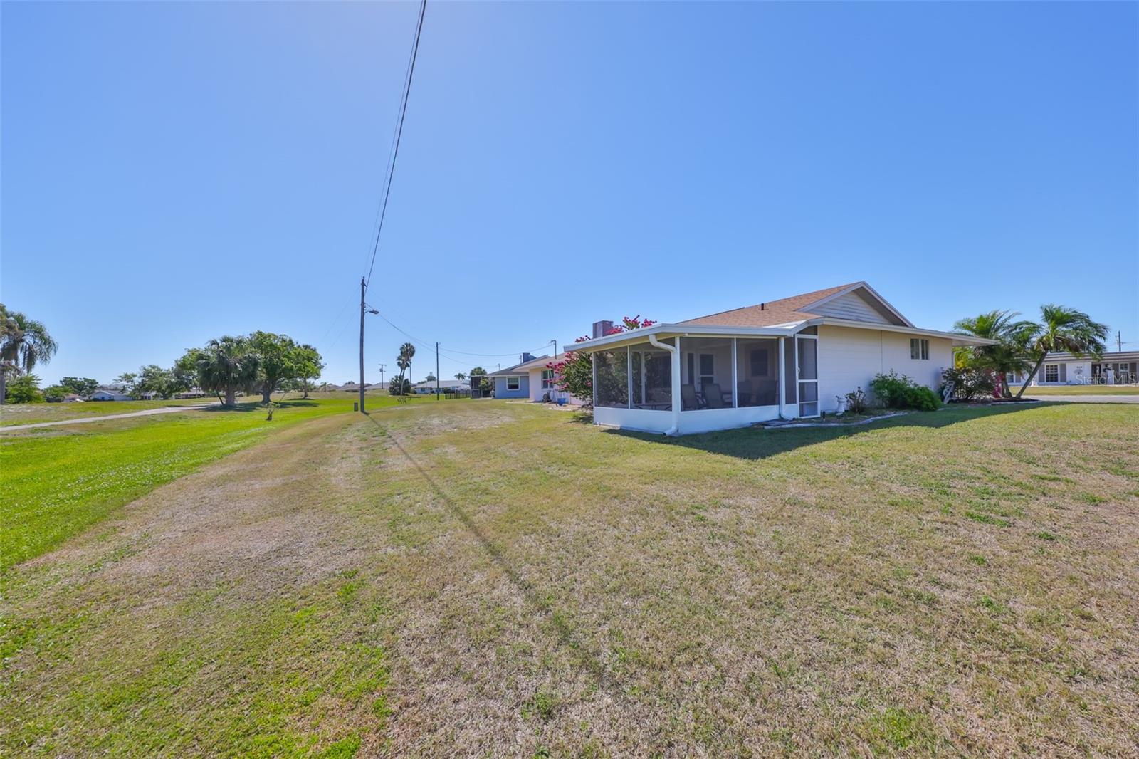 Image 36 of 52 For 607 Fox Hills Drive