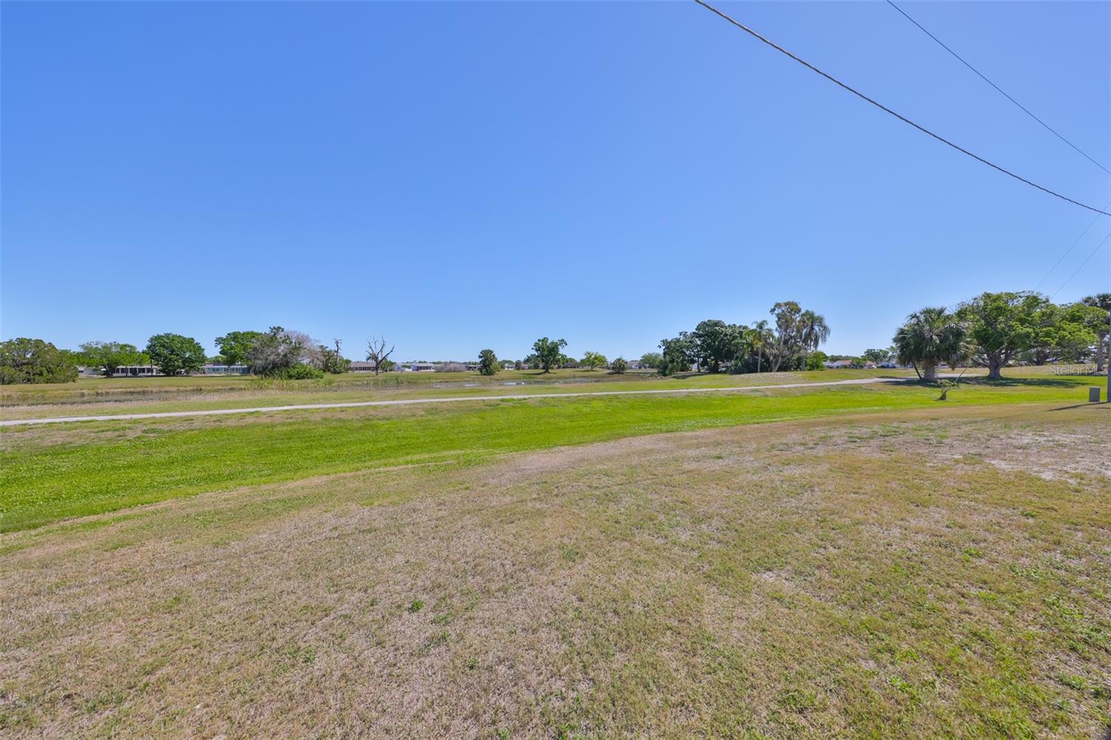 Image 39 of 52 For 607 Fox Hills Drive