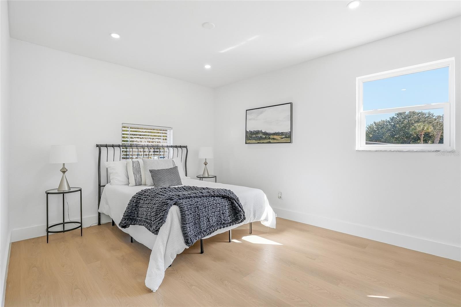 Image 19 of 45 For 6529 West Shore Circle