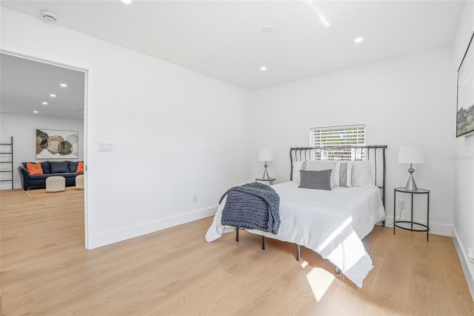 Image 20 of 45 For 6529 West Shore Circle