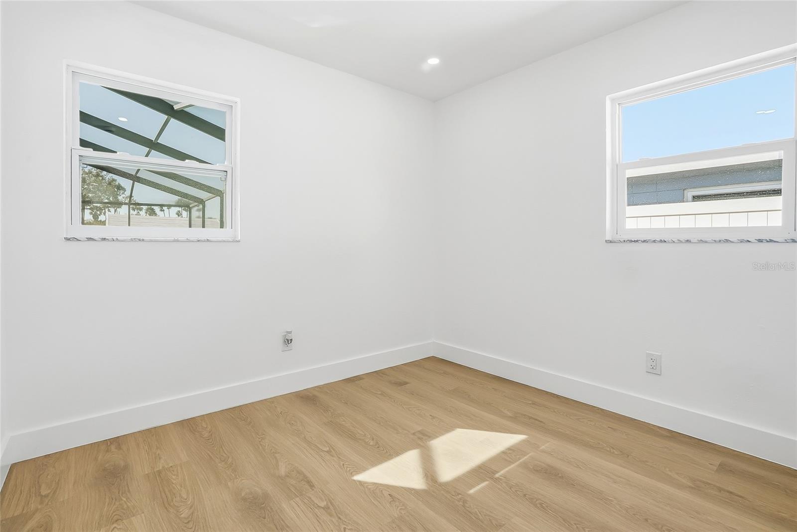 Image 25 of 45 For 6529 West Shore Circle