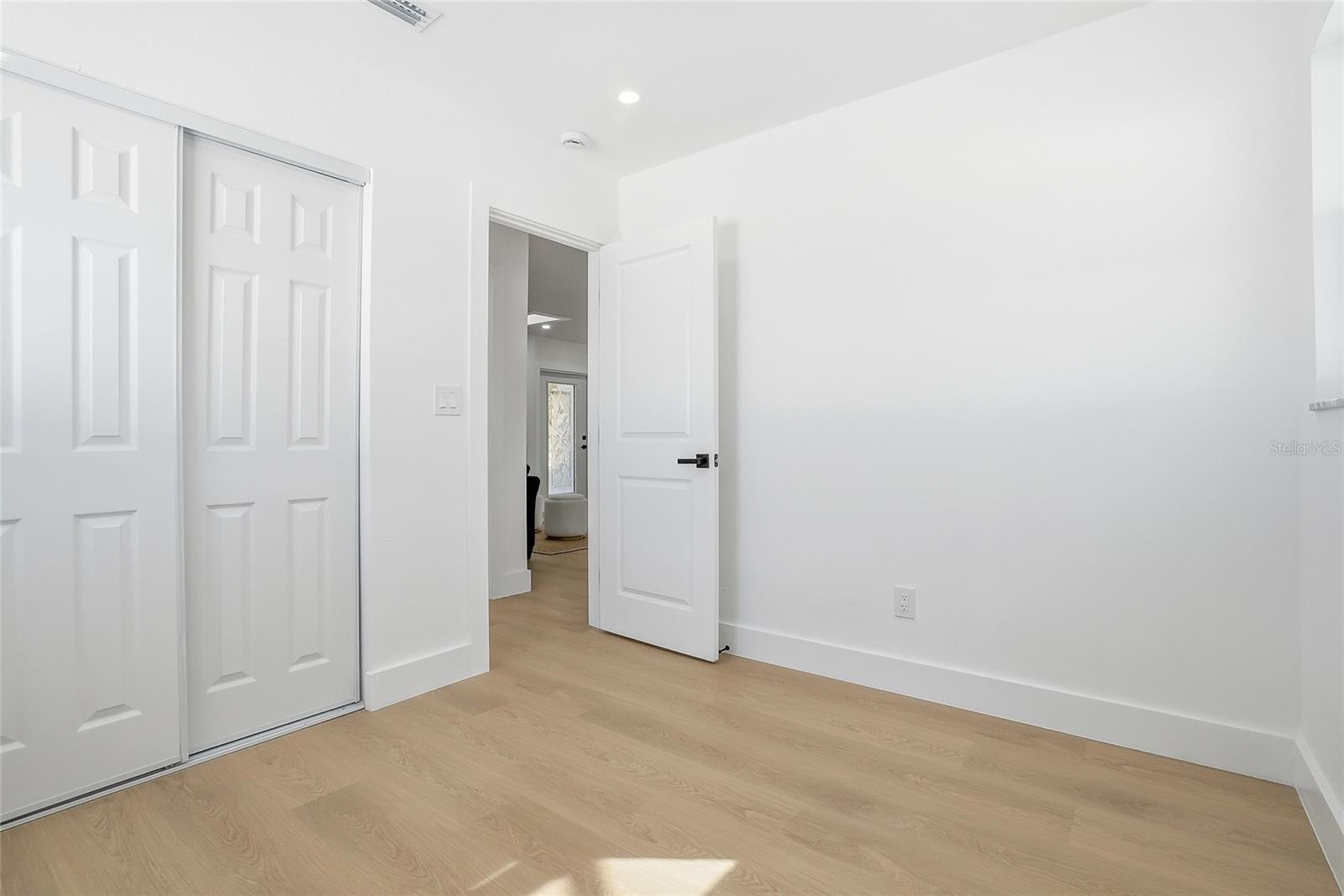 Image 26 of 45 For 6529 West Shore Circle