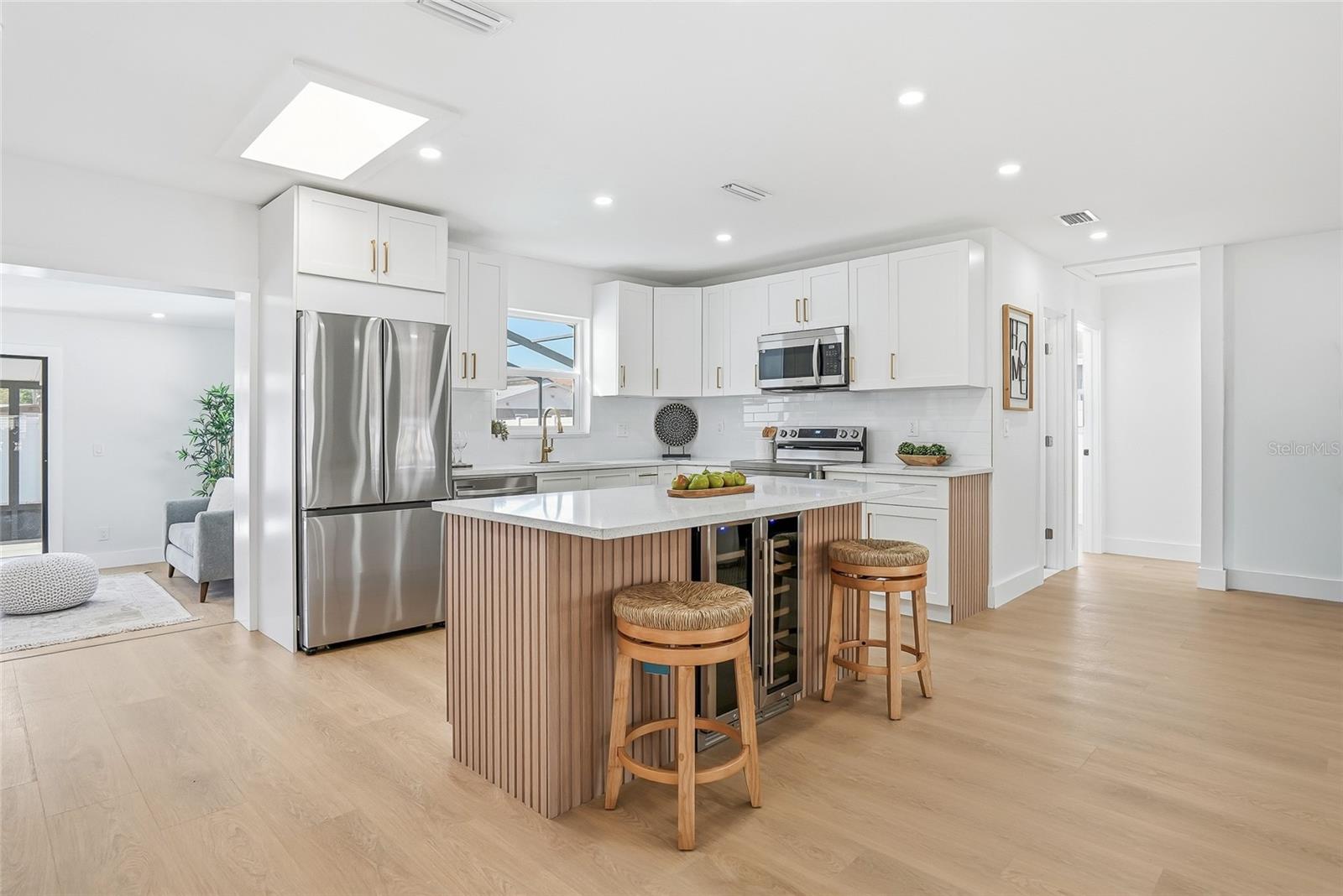 Image 9 of 45 For 6529 West Shore Circle