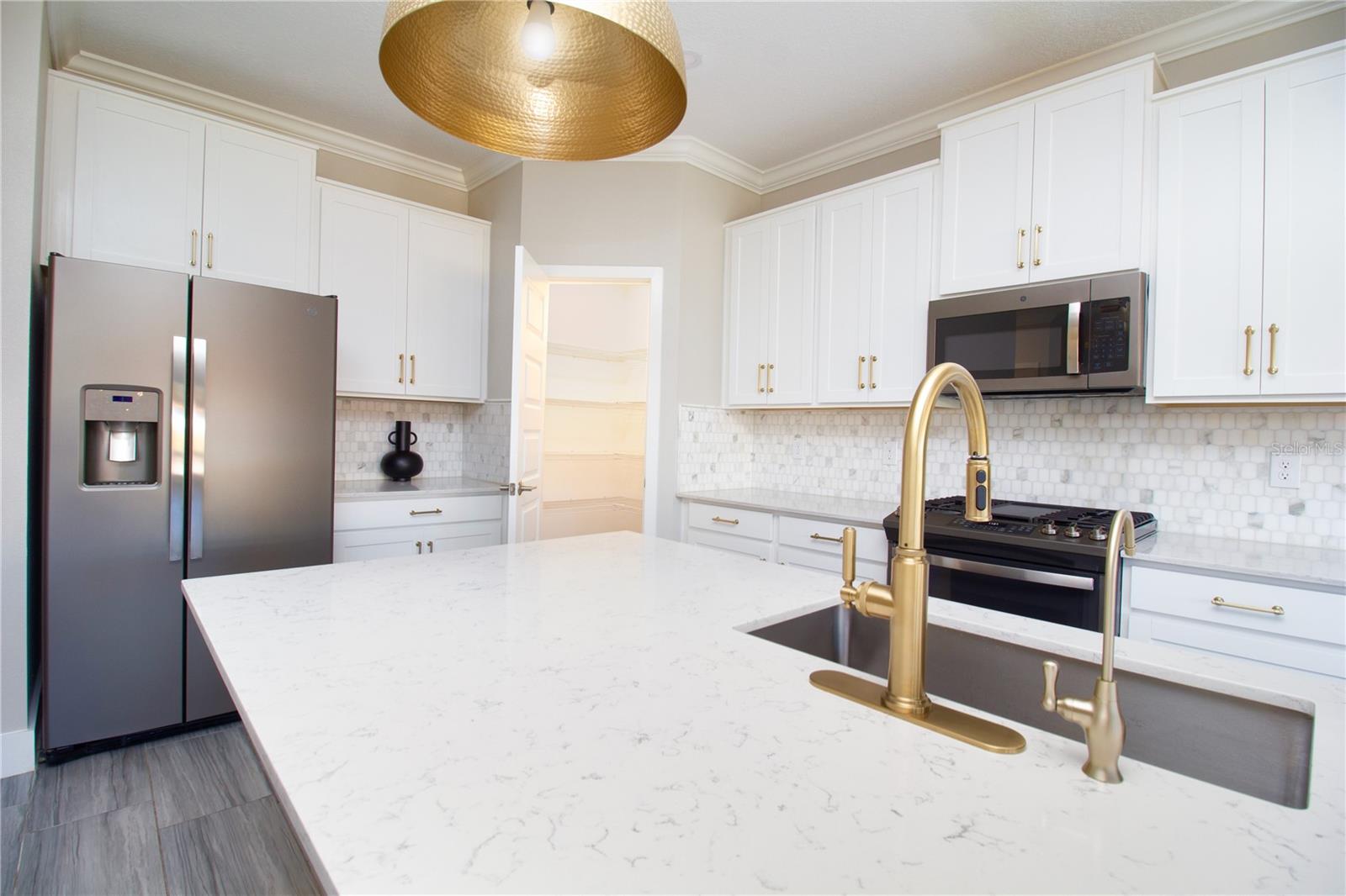 Listing photo id 11 for 18023 Fenders Way