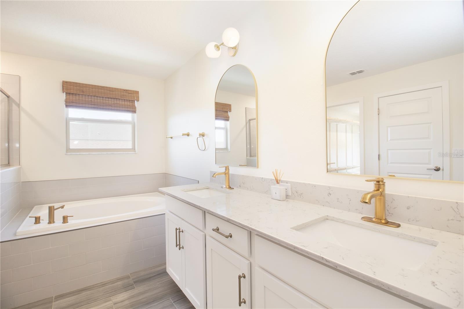 Listing photo id 22 for 18023 Fenders Way