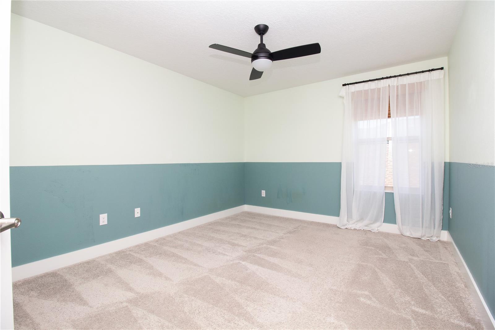 Listing photo id 27 for 18023 Fenders Way