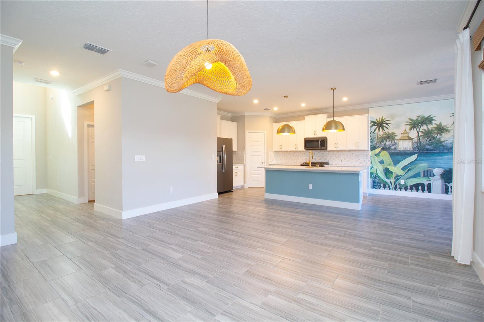 Listing photo id 5 for 18023 Fenders Way