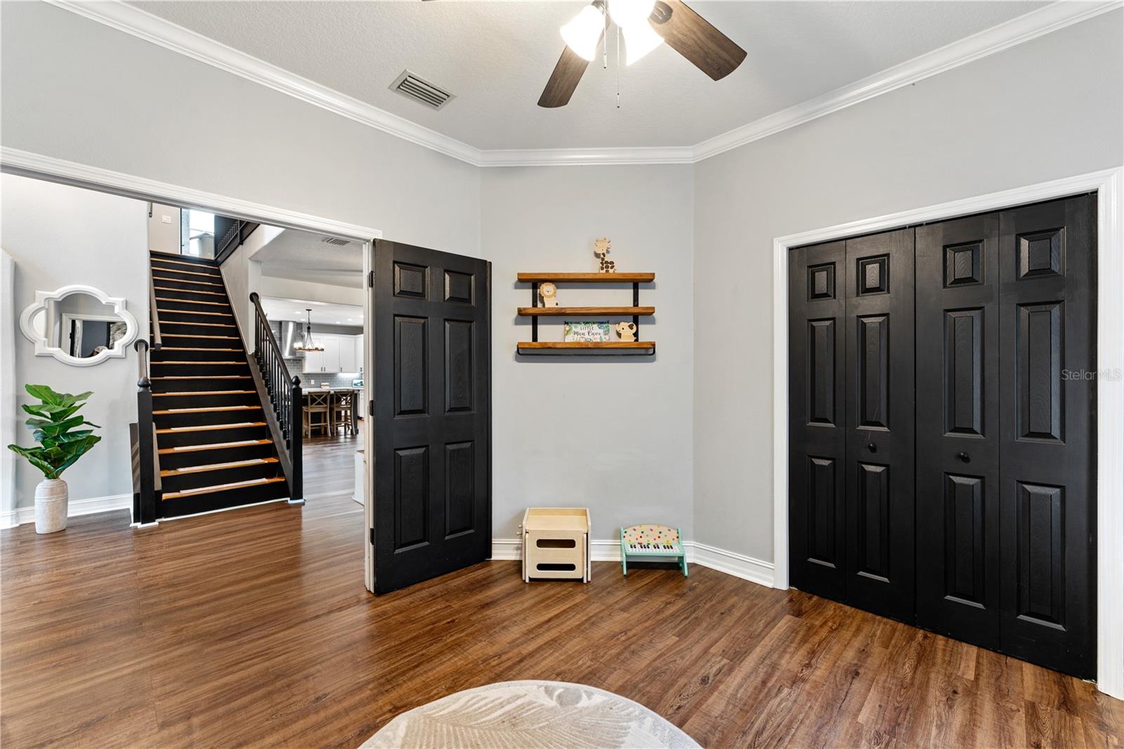 Image 11 of 100 For 5292 Kernwood Court