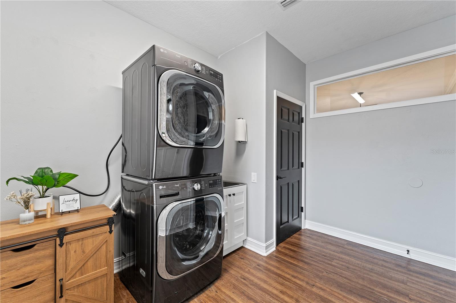 Image 75 of 100 For 5292 Kernwood Court