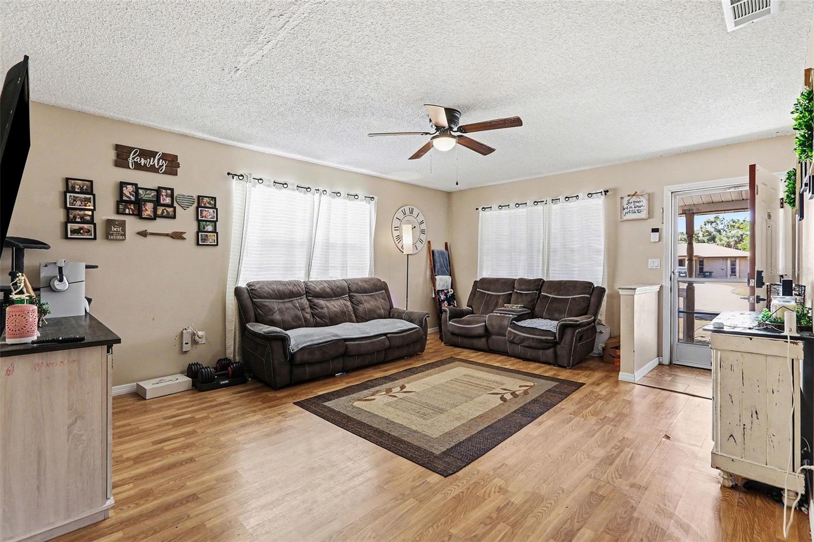 Image 3 of 24 For 2015 22nd Street W