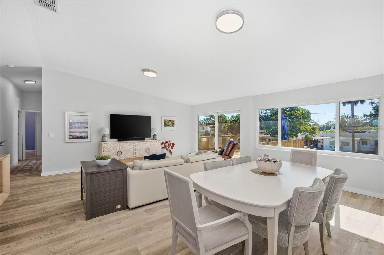 Image 17 of 55 For 1826 Nebraska Avenue Ne