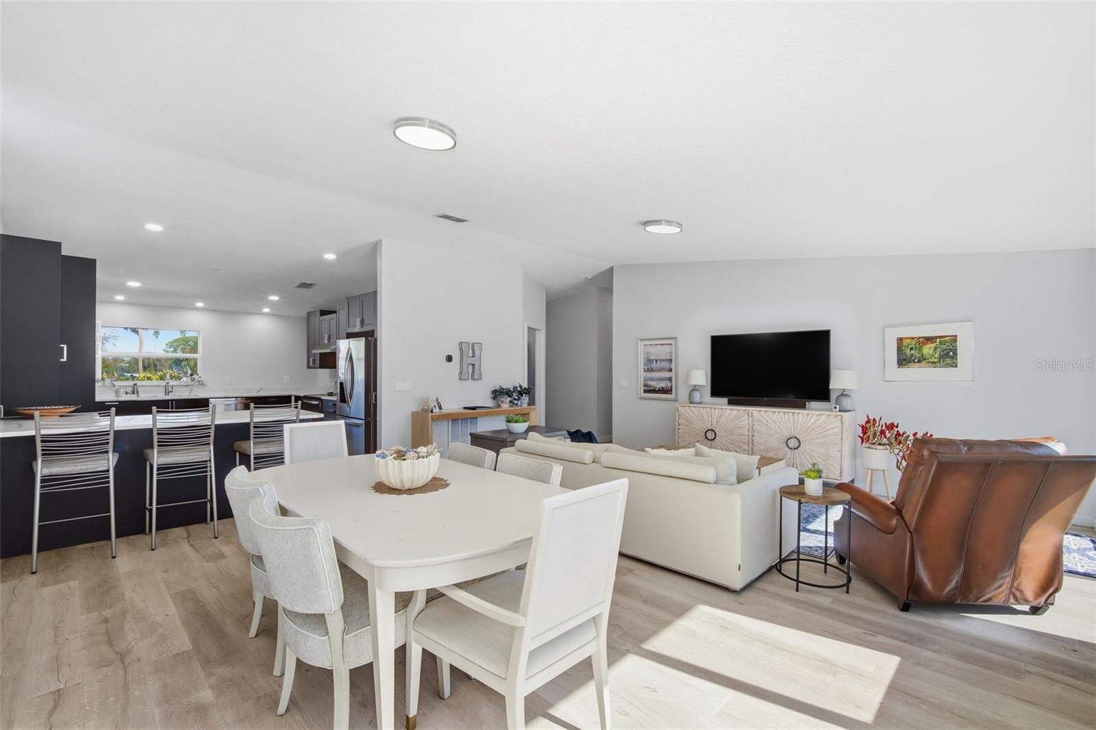 Image 8 of 55 For 1826 Nebraska Avenue Ne