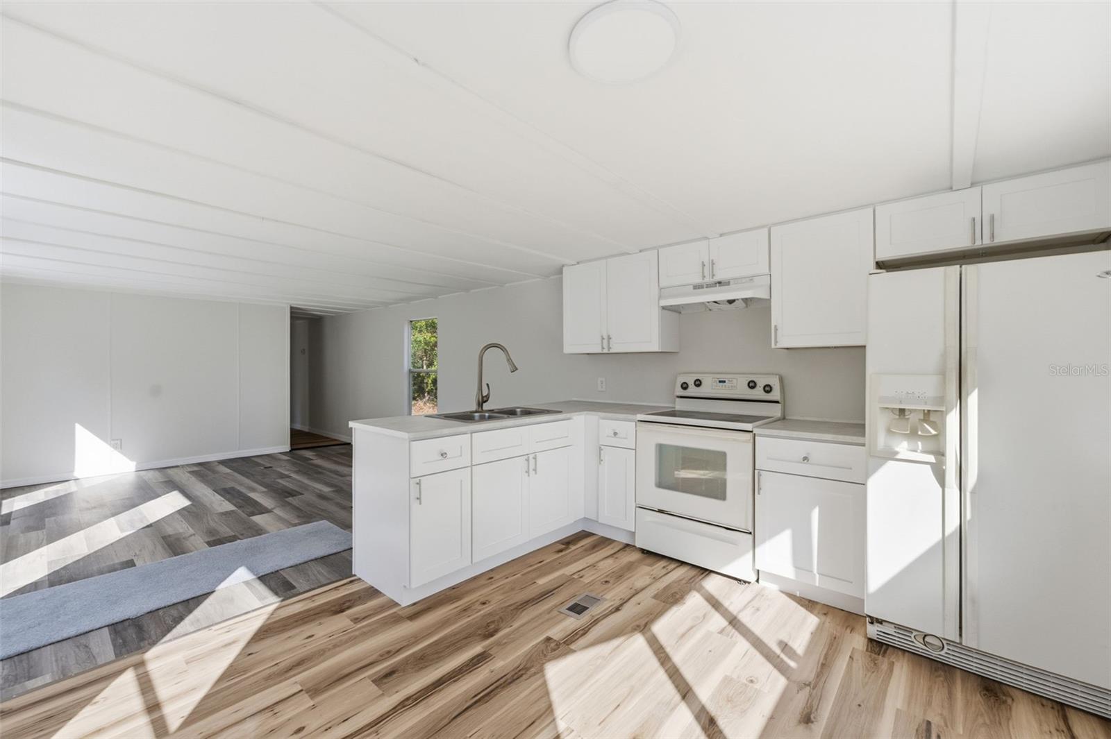 Image 12 of 32 For 8035 Rosella Court