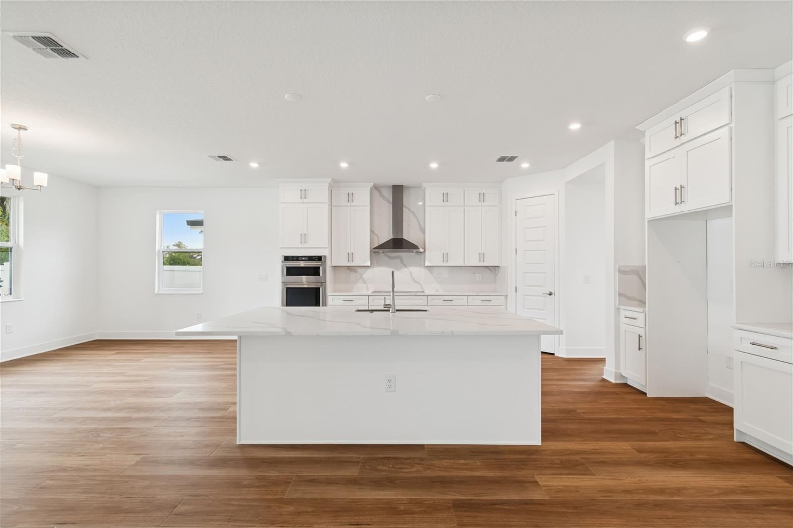 Image 14 of 53 For 804 Peninsular Street