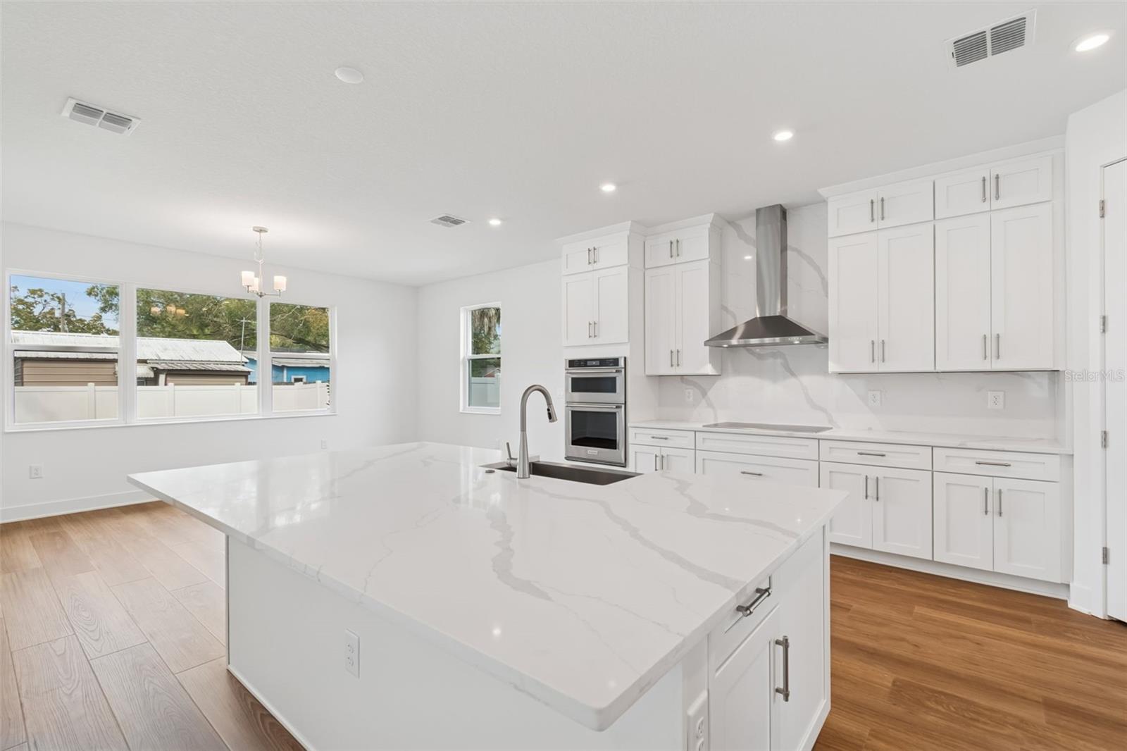 Image 18 of 53 For 804 Peninsular Street