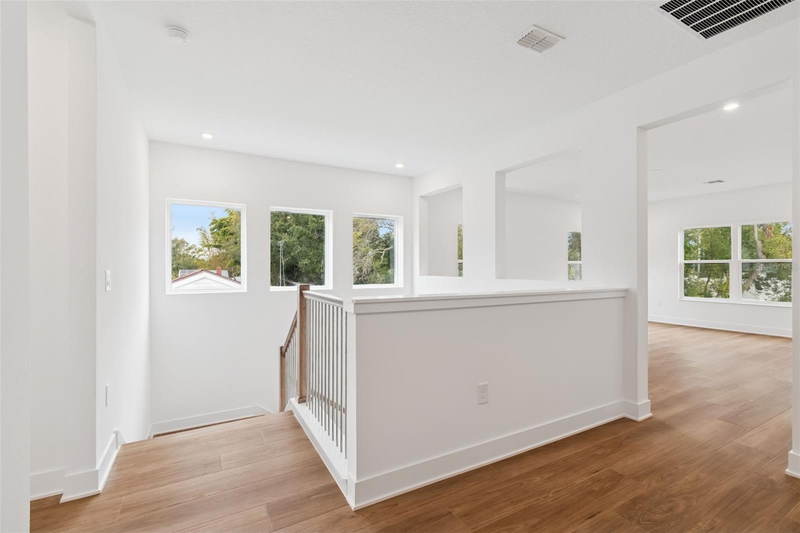 Image 29 of 53 For 804 Peninsular Street