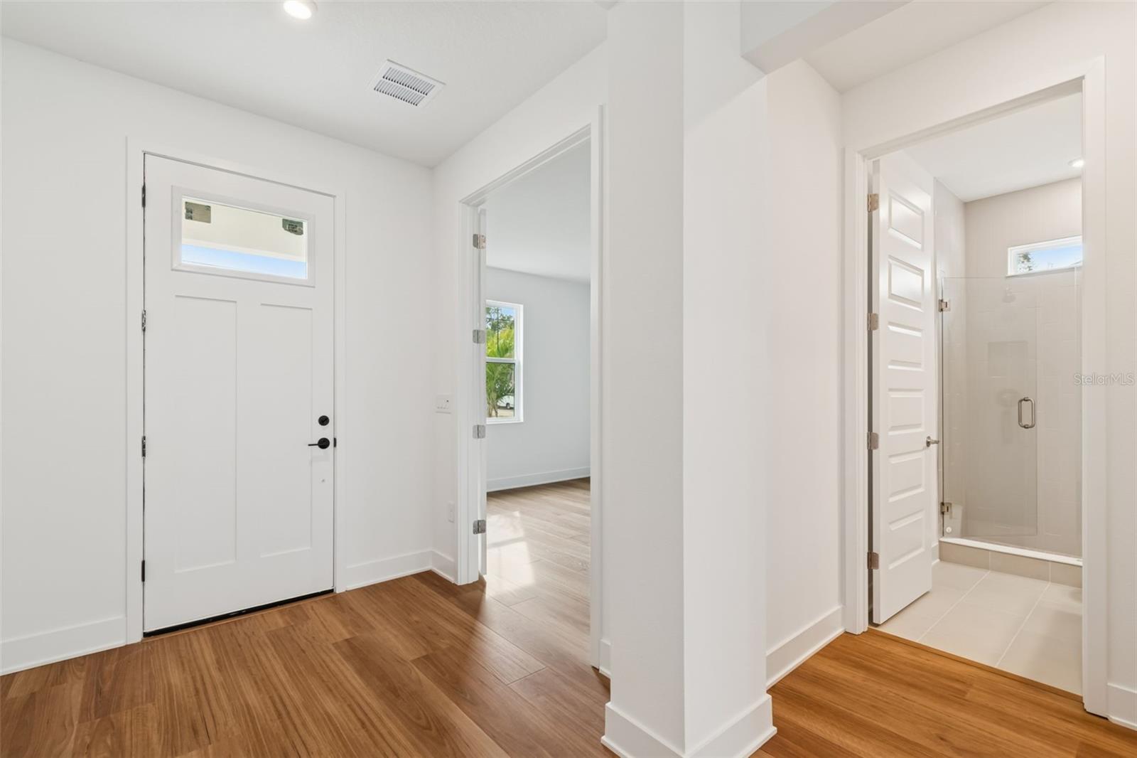 Image 3 of 53 For 804 Peninsular Street