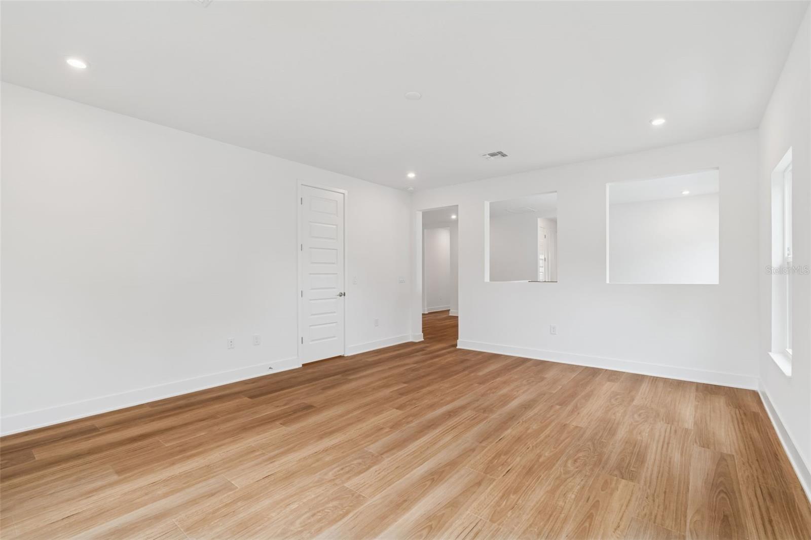 Image 32 of 53 For 804 Peninsular Street